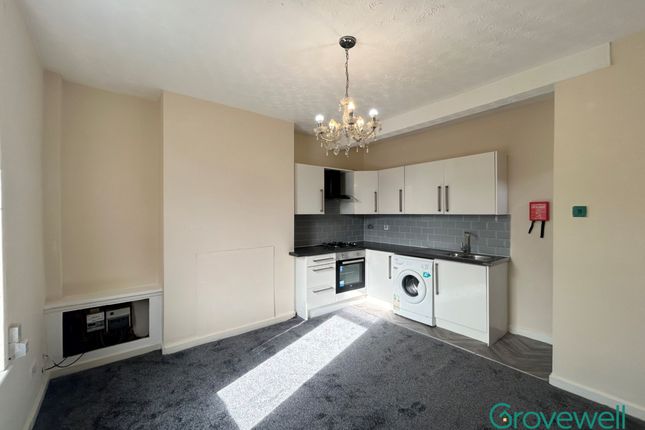 Flat A 2 Springfield Street, Ashton-under-Lyne photo 4