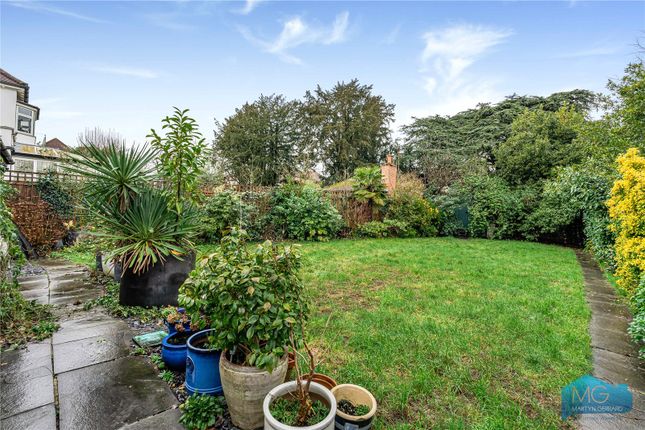37, Friern Watch Avenue, London photo 3