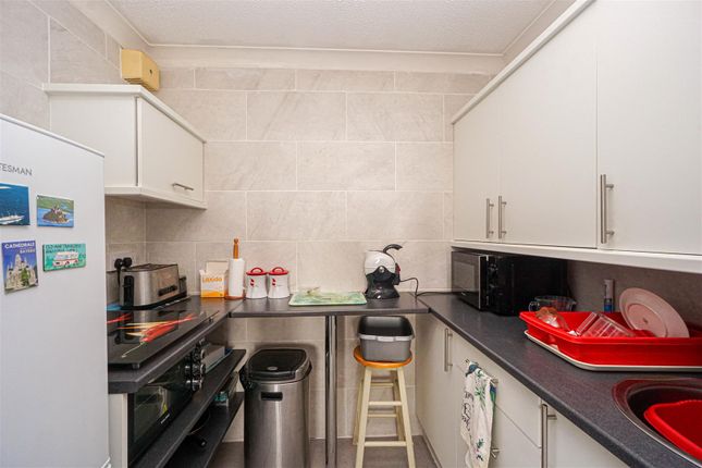 8 Homedane House, Denmark Place, Hastings photo 4