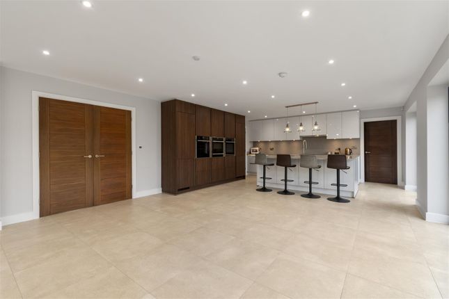 6, Hazelbrook, Walsall photo 4