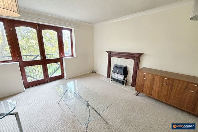 6 Kenilworth Drive, Nuneaton, Warwickshire photo 2