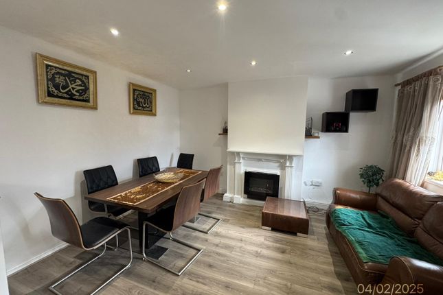 4a, Fullwell Avenue, Ilford photo 4
