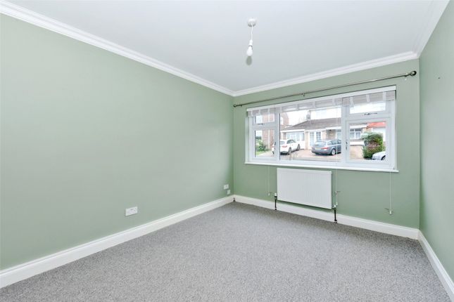 Maisonette to rent in Gorse Road, Cookham, Maidenhead, Berkshire