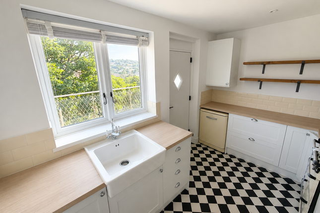 Vane Cliff, 7,Flat 9, Vane Hill Road, Torquay photo 4