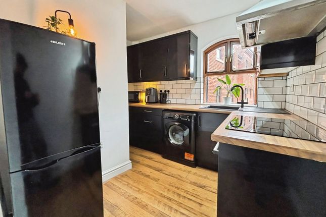 5, Riverside Court, Leeds photo 3