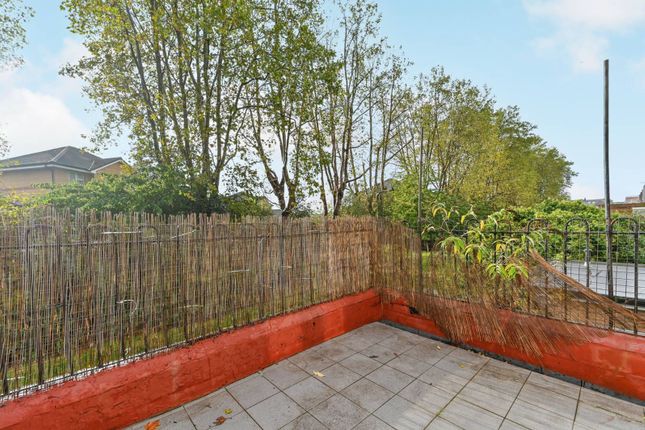 Flat for sale in Franciscan Road, Tooting Bec, London