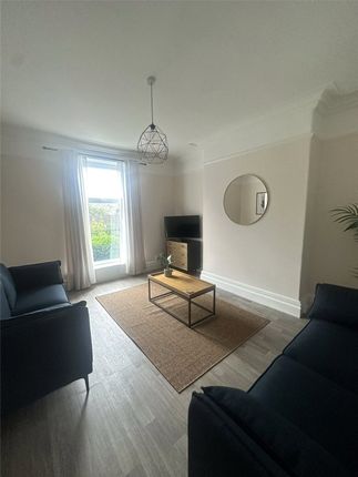 3 Woodthorpe Terrace, Huddersfield photo 4