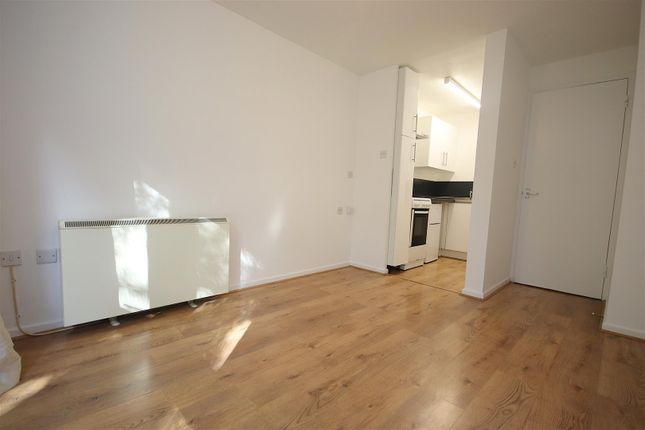 12, Harvey Goodwin Gardens, Cambridge photo 2