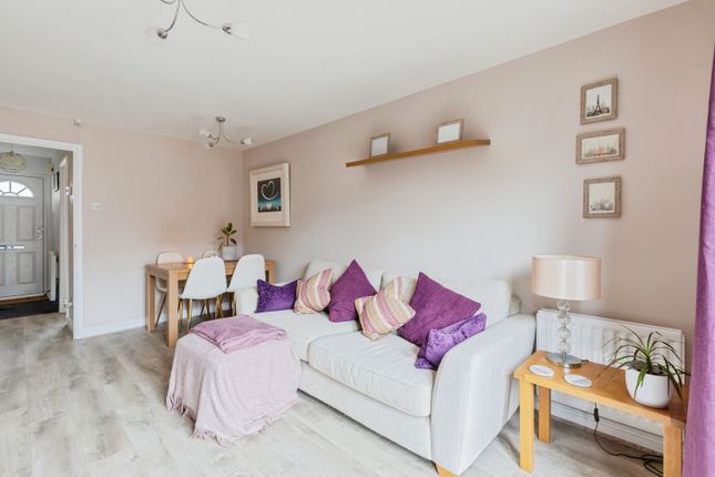8, Lymington Drive, Coventry photo 4