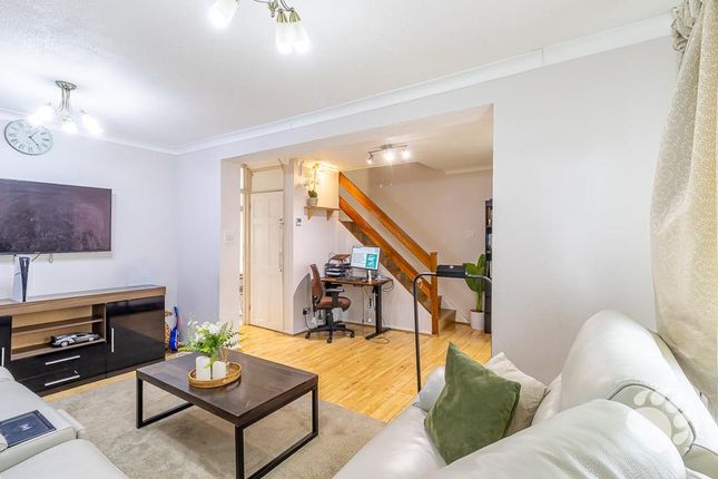 26, Dewsgreen, Basildon photo 4