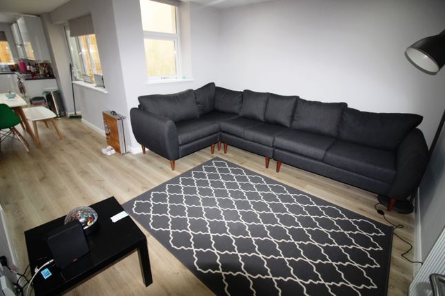 37, Coburn Street, Cardiff photo 3