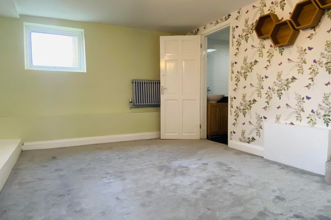 Flat to rent in Rose Valley, Brentwood