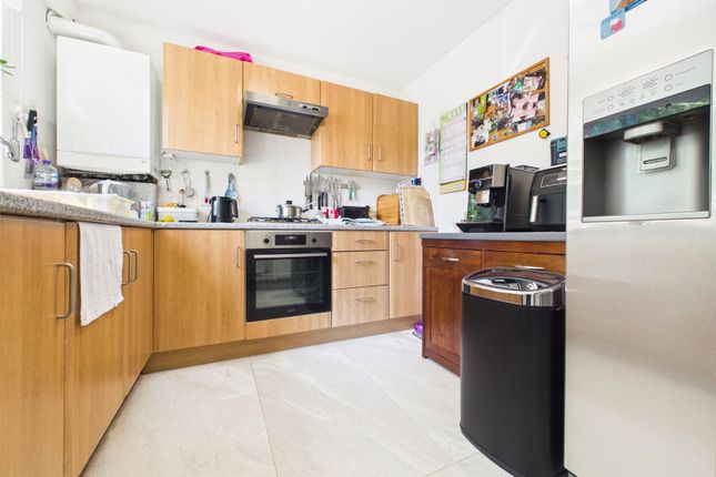 2, Sweetcroft Lane, Uxbridge photo 4