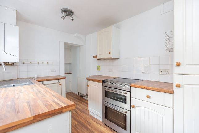 4 Lawrence Cottages, Gillingham photo 4