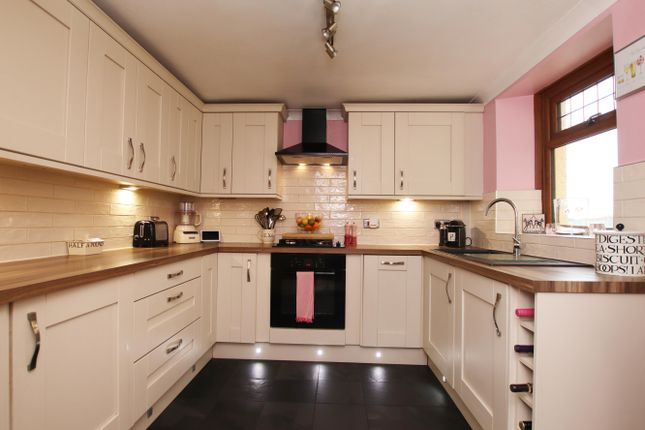 2, James Terrace, Llantrisant photo 4