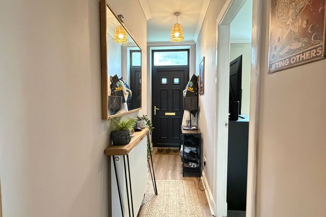 Flat 3, 14 Lampits Road, Lanark photo 2