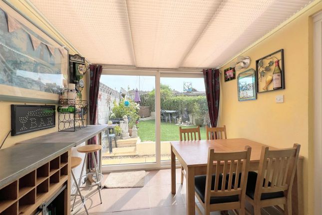 20, Woodford Crescent, Plymouth photo 4