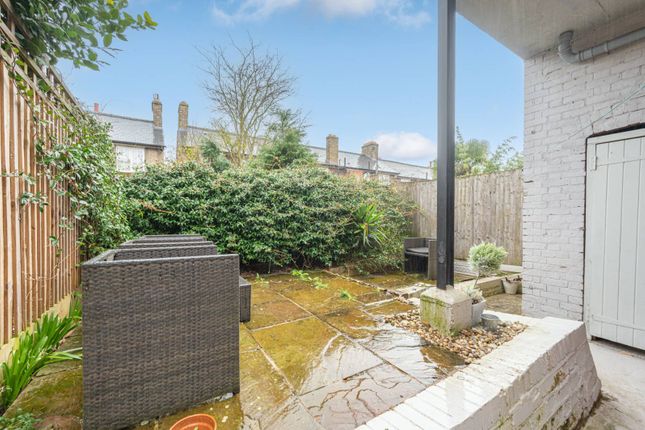 Maisonette for sale in Barcombe Avenue, Streatham Hill, London