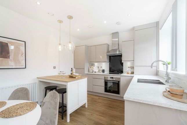 House, 39, Reynard Way, Brentford photo 3
