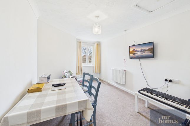 61, Mclay Court St Fagans Road, Cardiff photo 5