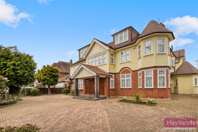 Detached house for sale in Broad Walk, Winchmore Hill