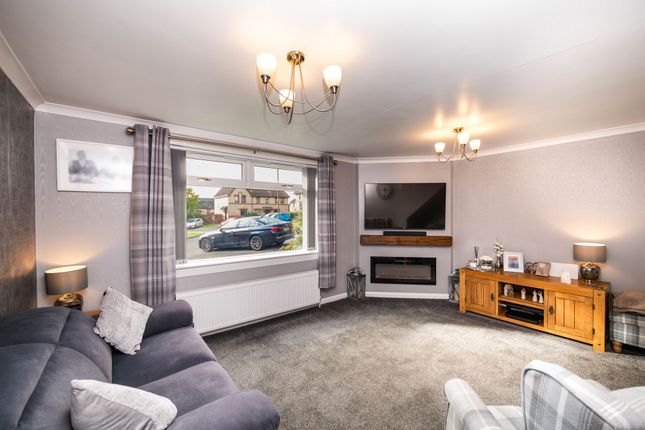 30, Keith Gardens, Broxburn, EH52 photo 3