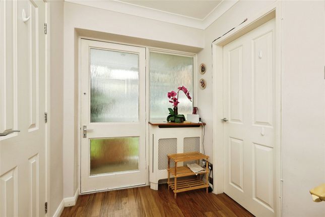 15, Hallam Grange Croft, Sheffield photo 2