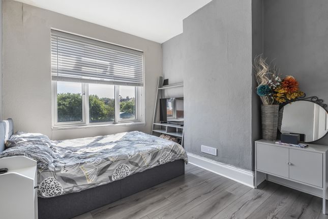 146a, Westmount Road, London photo 2