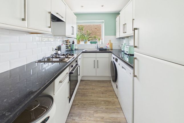 Pebble Lodge, 120,Flat 2, Beach Green, Shoreham-by-sea photo 4