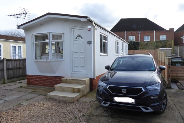 Mobile/park home for sale in Mitre Close, Shepperton, Surrey