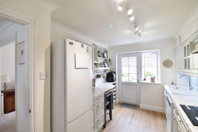 15, Grovelands, Maidstone photo 3