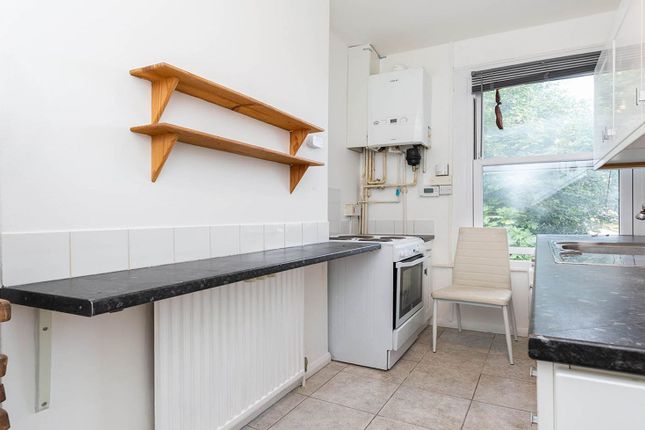 First Floor Flat, 13 Thornfield Road, London photo 3