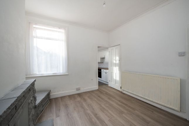 Room D, FERNHILL STREET  E16, LONDON photo 5