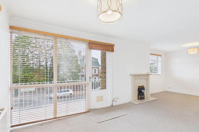 Spa Court, Cheltenham photo 2