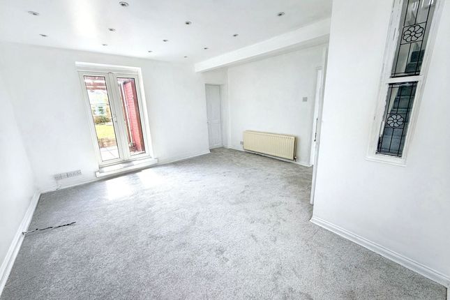 15, Cook Crescent, Seaham photo 4