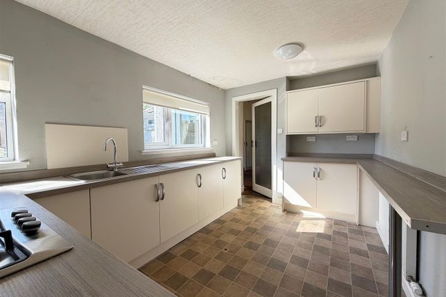 24, Monkcastle Drive, Glasgow photo 3