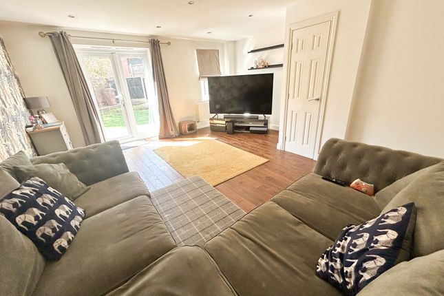 15, Chasewater Drive, Stoke-on-Trent photo 3