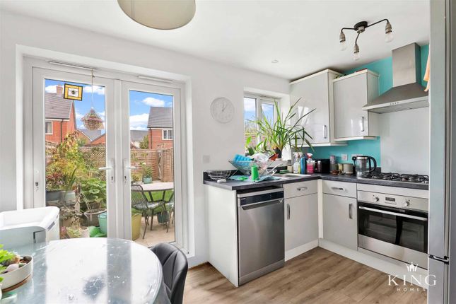 9, Elm Place, Meon Vale, Stratford-Upon-Avon photo 4