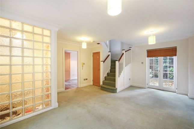 Layton Place, Kew photo 4