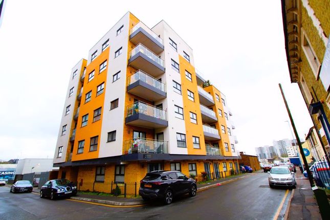 Flat for sale in Olivia House, Oxford Road, Luton