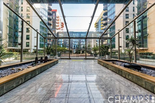 Flat 141, 41 Millharbour, London photo 2