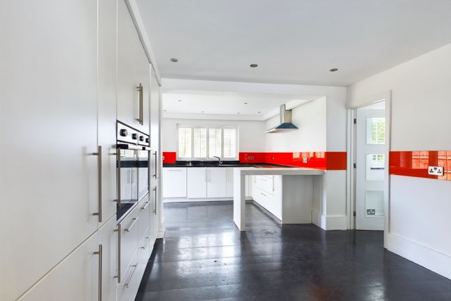 3 Green Lane, High Wycombe photo 4