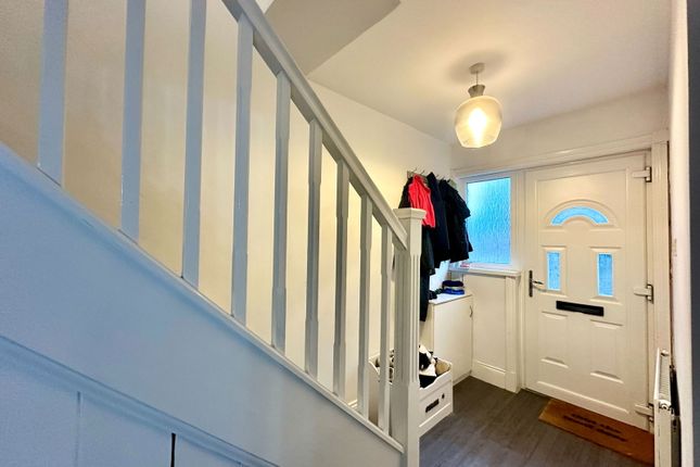 2, Barton Avenue, Paignton photo 4