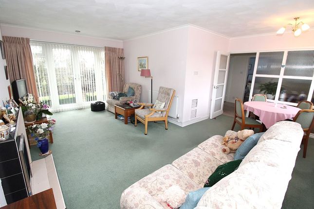 46, Courtlands Crescent, Banstead photo 4
