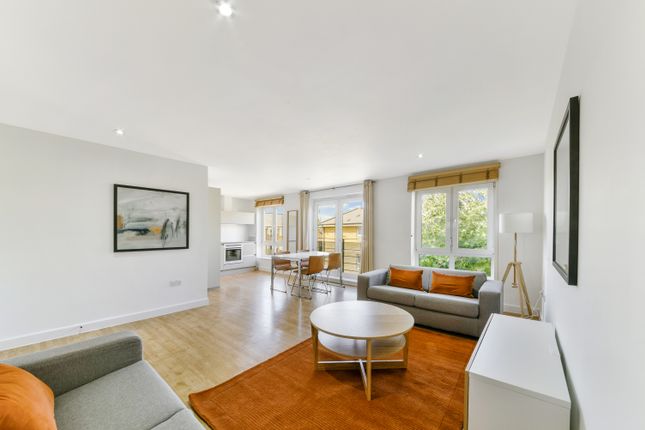 2-bed flat on Queensgate House , Hereford Road, London, £2,600/mo