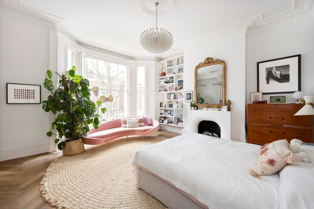 Terraced house for sale in Blenheim Crescent, London