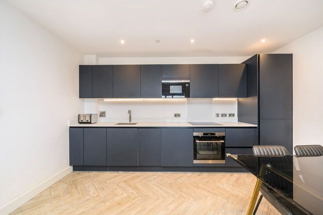 Flat 21, Raphis Court, 2, Hermitage Lane, London photo 3