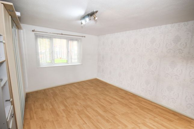 Flat for sale in Hawkins Close, Harrow, Middlesex