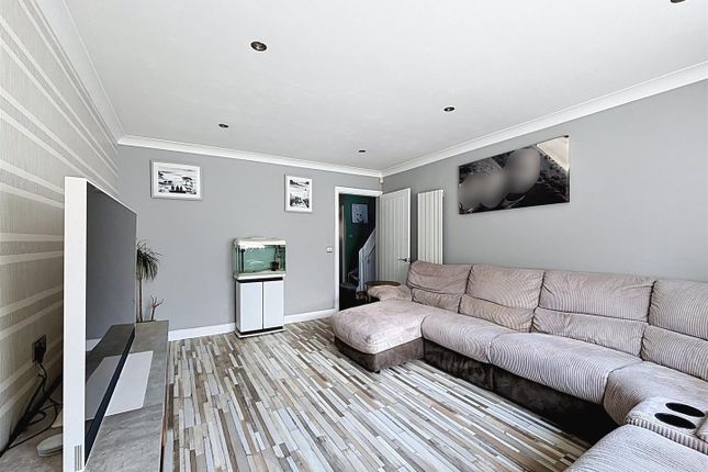5, Appletree Close, Hull photo 4