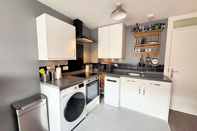 Flat 7, 2-3 Stokes Lane, Plymouth photo 4